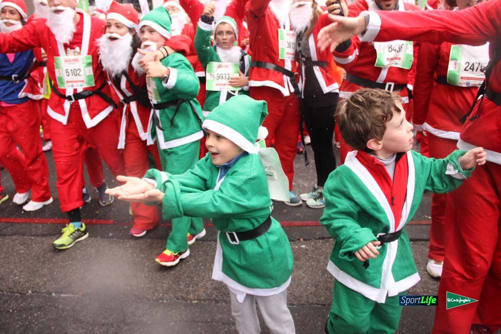 Galería de la Carrera de Papá Noel, entrada en meta del minuto 37 al 44