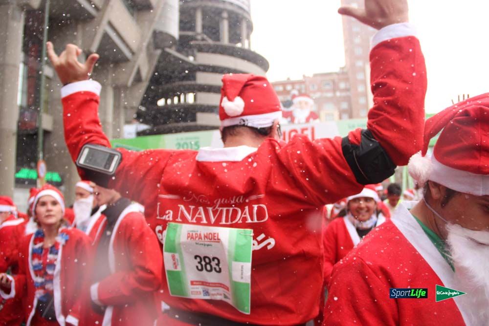 Galería de la Carrera de Papá Noel, entrada en meta del minuto 37 al 44