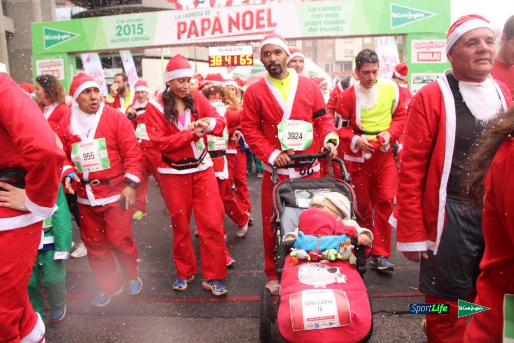 Galería de la Carrera de Papá Noel, entrada en meta del minuto 37 al 44
