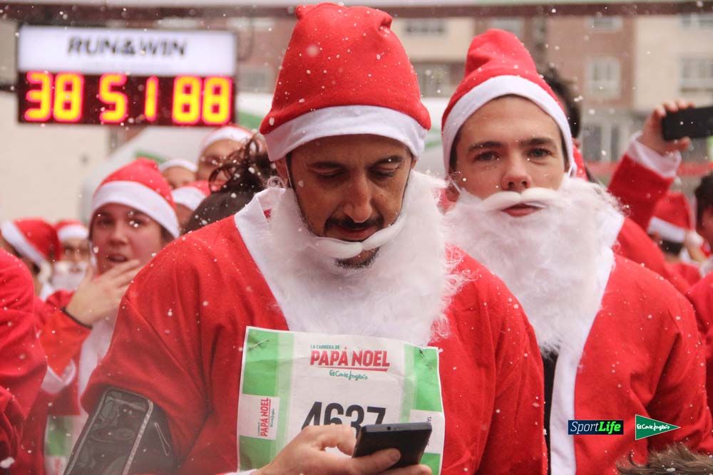 Galería de la Carrera de Papá Noel, entrada en meta del minuto 37 al 44