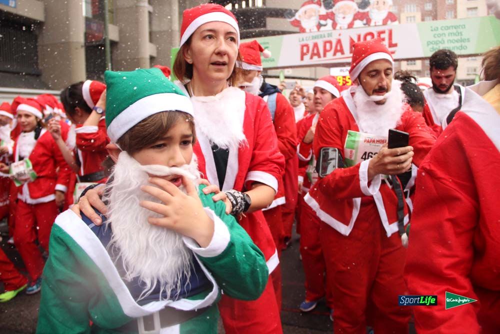 Galería de la Carrera de Papá Noel, entrada en meta del minuto 37 al 44