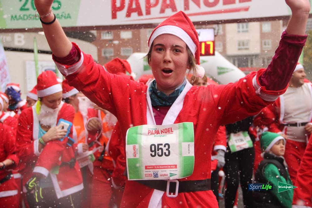 Galería de la Carrera de Papá Noel, entrada en meta del minuto 37 al 44