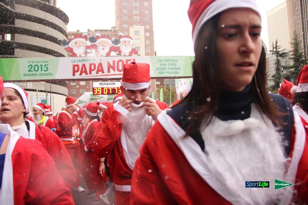 Galería de la Carrera de Papá Noel, entrada en meta del minuto 37 al 44