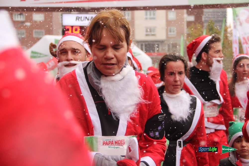 Galería de la Carrera de Papá Noel, entrada en meta del minuto 37 al 44