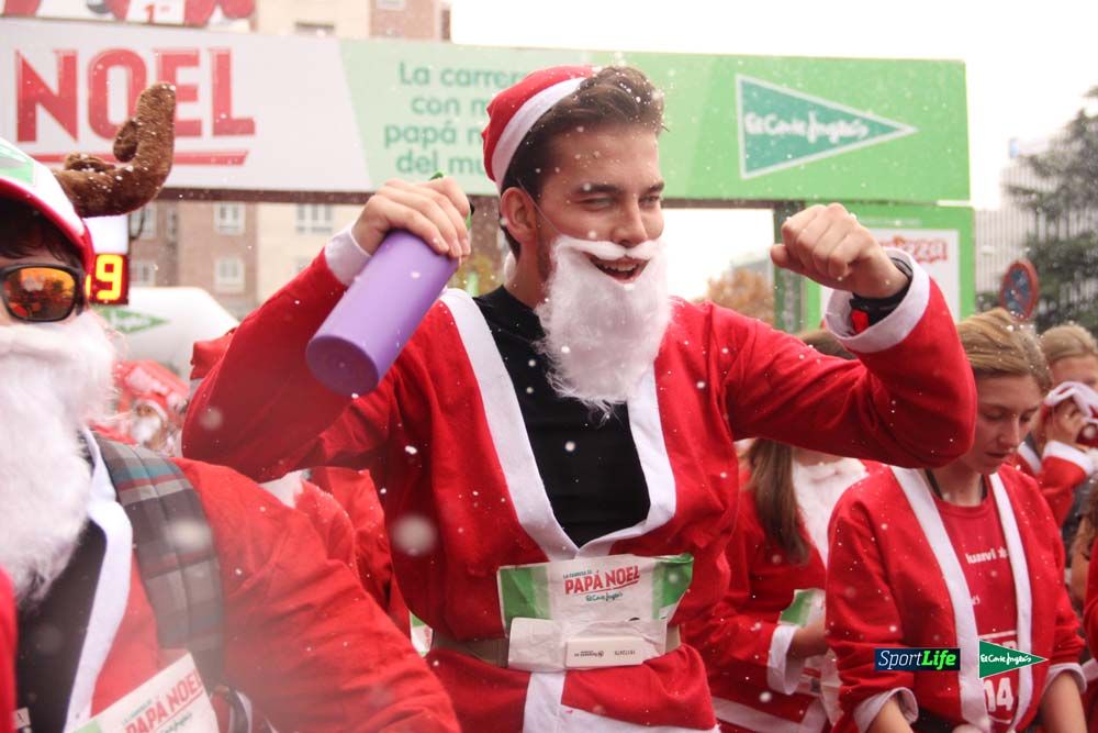 Galería de la Carrera de Papá Noel, entrada en meta del minuto 37 al 44