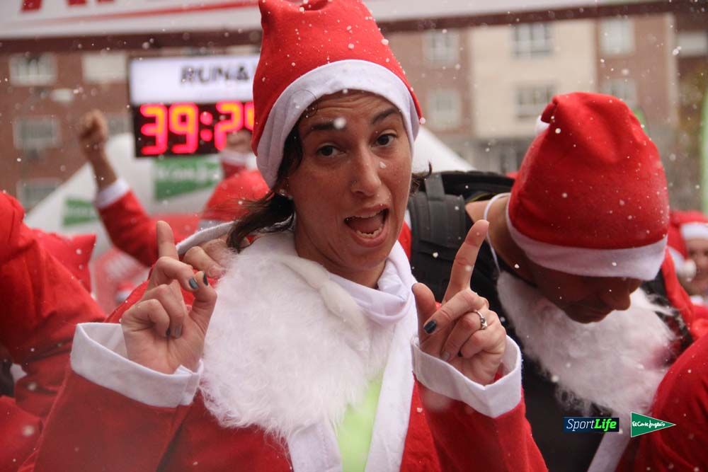 Galería de la Carrera de Papá Noel, entrada en meta del minuto 37 al 44