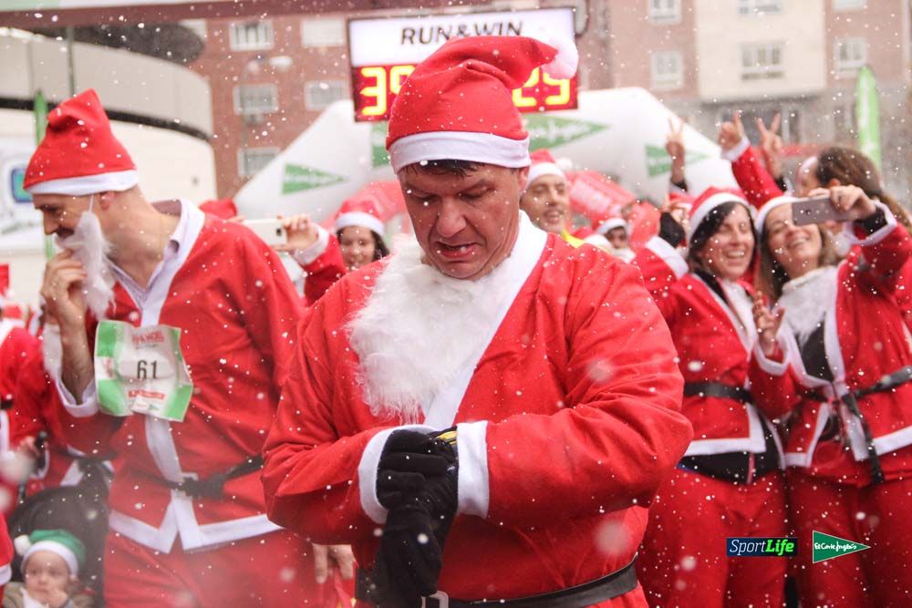 Galería de la Carrera de Papá Noel, entrada en meta del minuto 37 al 44