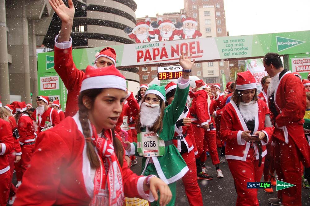 Galería de la Carrera de Papá Noel, entrada en meta del minuto 37 al 44