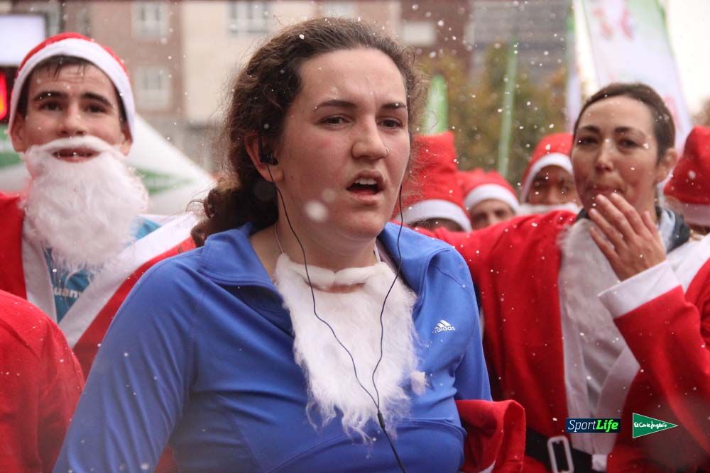Galería de la Carrera de Papá Noel, entrada en meta del minuto 37 al 44