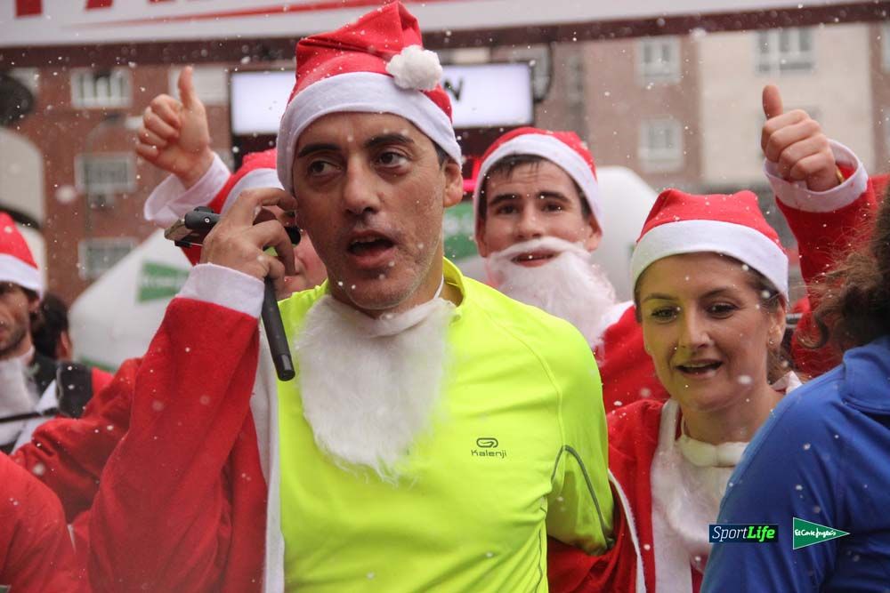 Galería de la Carrera de Papá Noel, entrada en meta del minuto 37 al 44