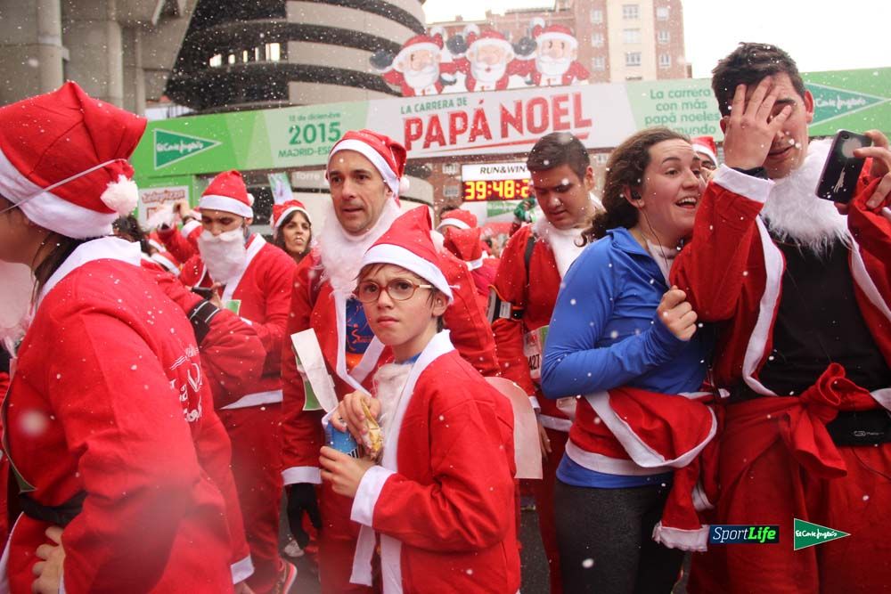 Galería de la Carrera de Papá Noel, entrada en meta del minuto 37 al 44