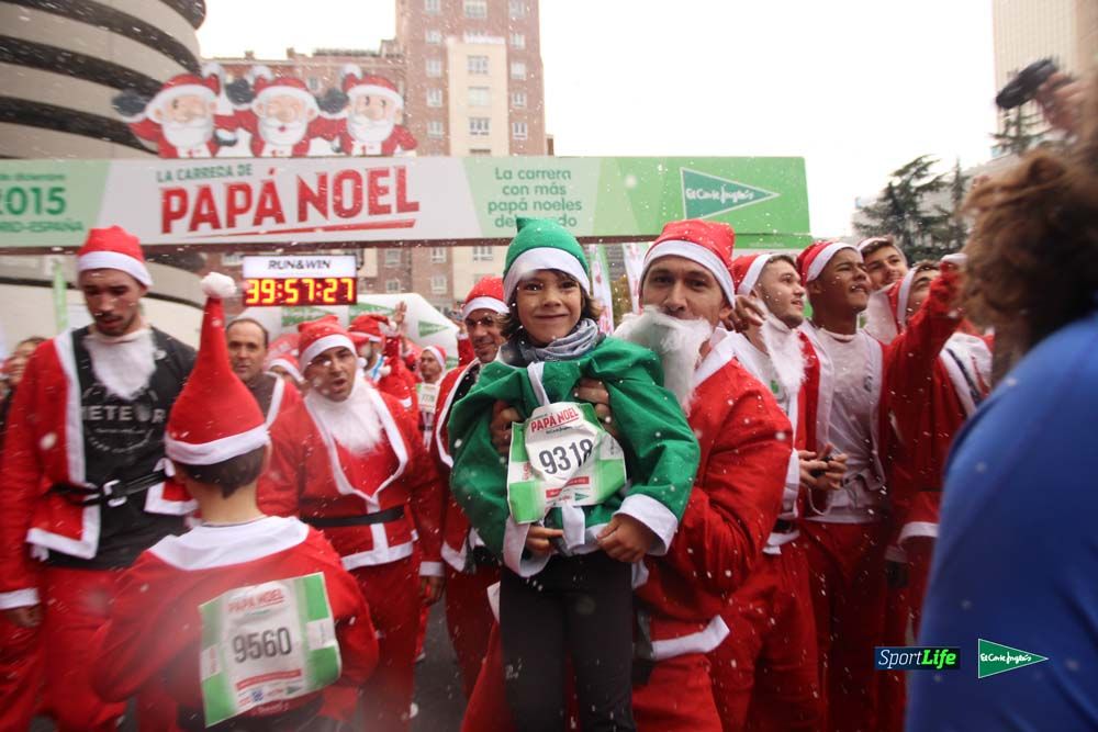 Galería de la Carrera de Papá Noel, entrada en meta del minuto 37 al 44