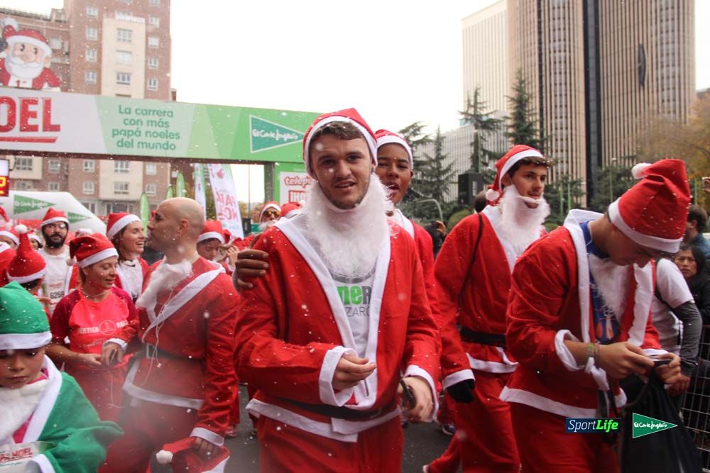 Galería de la Carrera de Papá Noel, entrada en meta del minuto 37 al 44