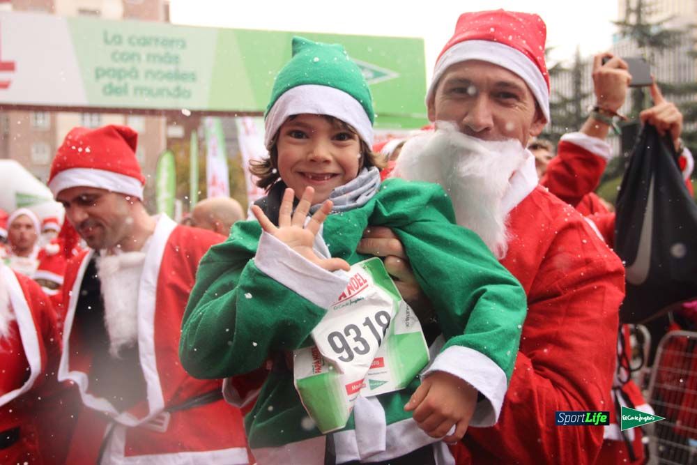 Galería de la Carrera de Papá Noel, entrada en meta del minuto 37 al 44