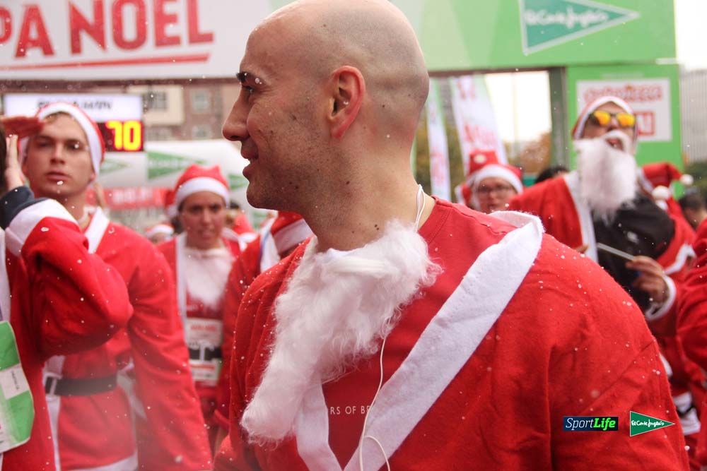Galería de la Carrera de Papá Noel, entrada en meta del minuto 37 al 44