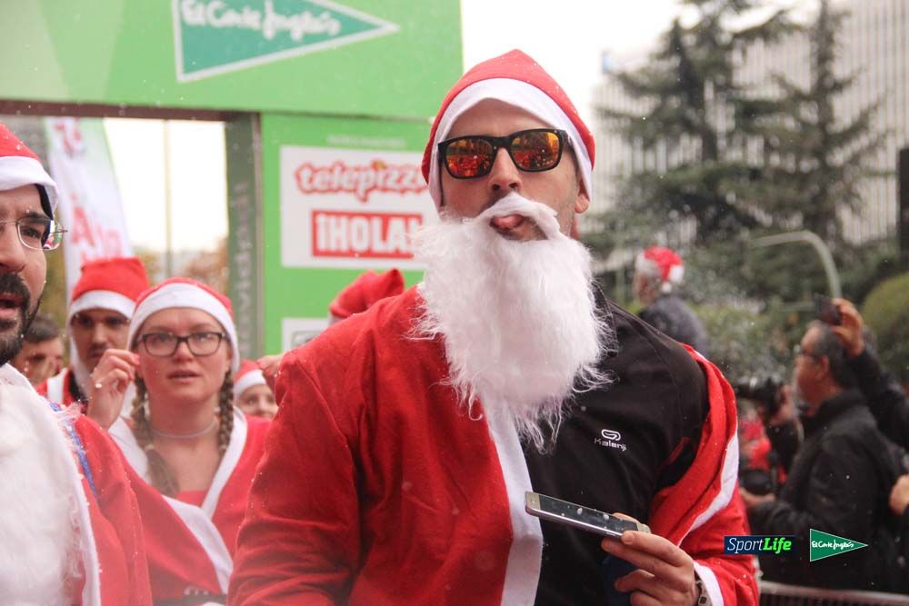 Galería de la Carrera de Papá Noel, entrada en meta del minuto 37 al 44