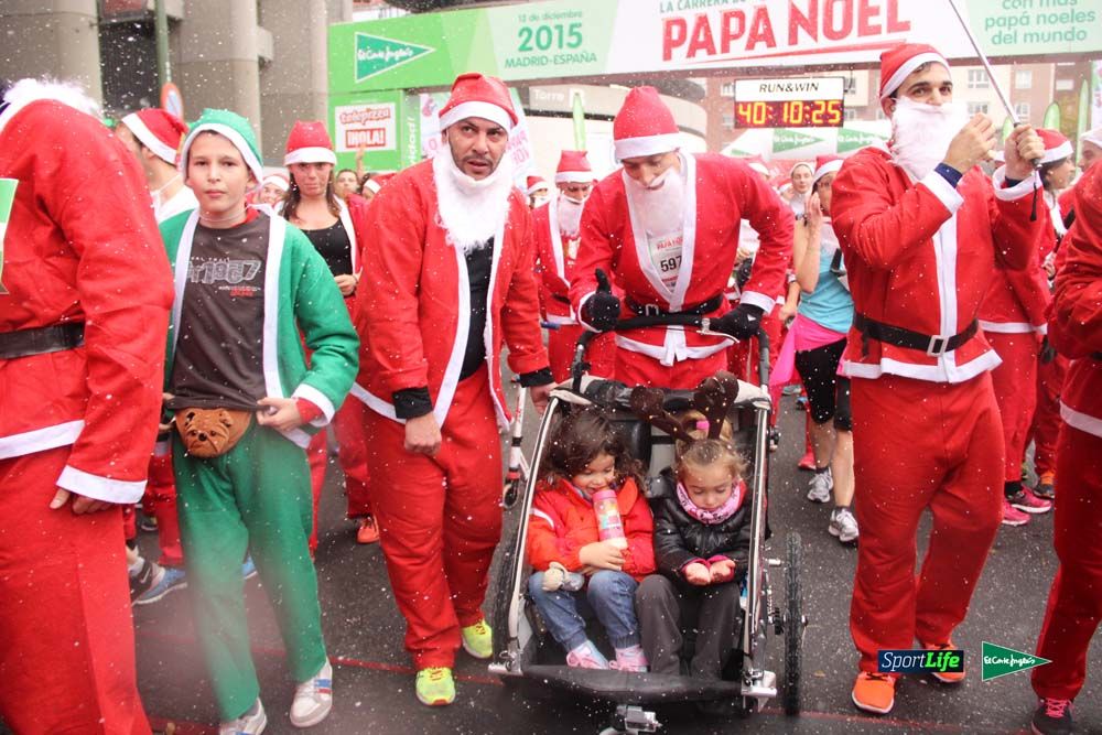 Galería de la Carrera de Papá Noel, entrada en meta del minuto 37 al 44