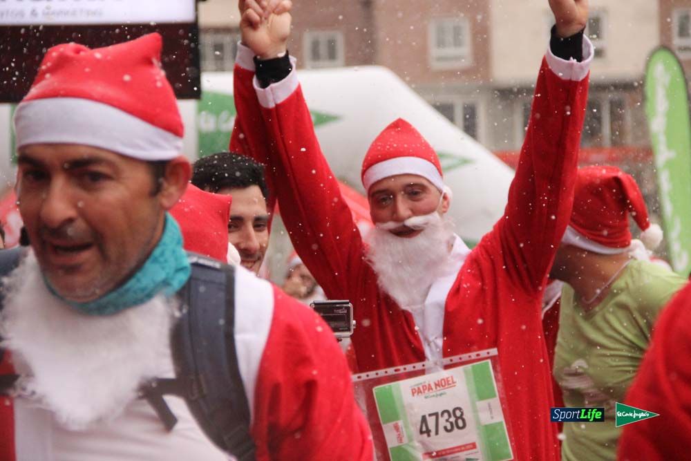 Galería de la Carrera de Papá Noel, entrada en meta del minuto 37 al 44