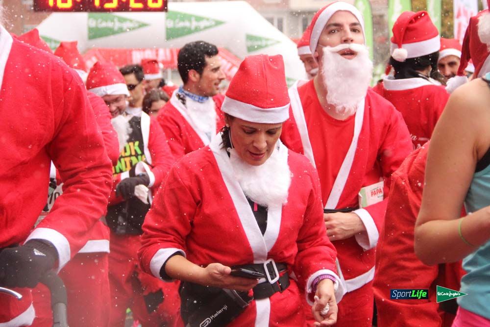 Galería de la Carrera de Papá Noel, entrada en meta del minuto 37 al 44
