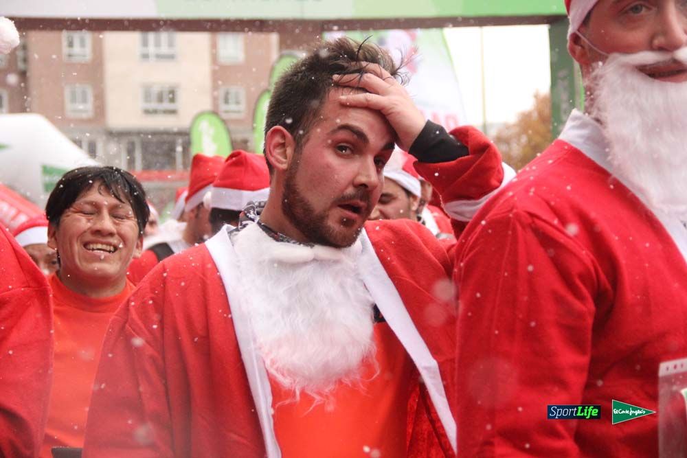 Galería de la Carrera de Papá Noel, entrada en meta del minuto 37 al 44
