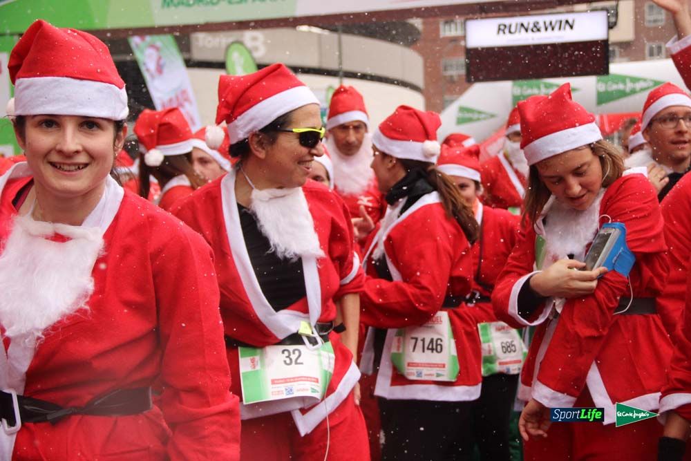 Galería de la Carrera de Papá Noel, entrada en meta del minuto 37 al 44