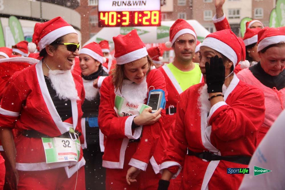 Galería de la Carrera de Papá Noel, entrada en meta del minuto 37 al 44