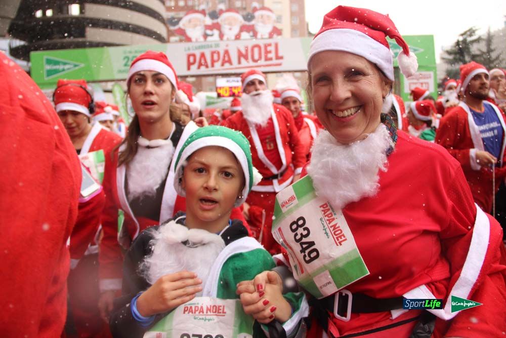 Galería de la Carrera de Papá Noel, entrada en meta del minuto 37 al 44