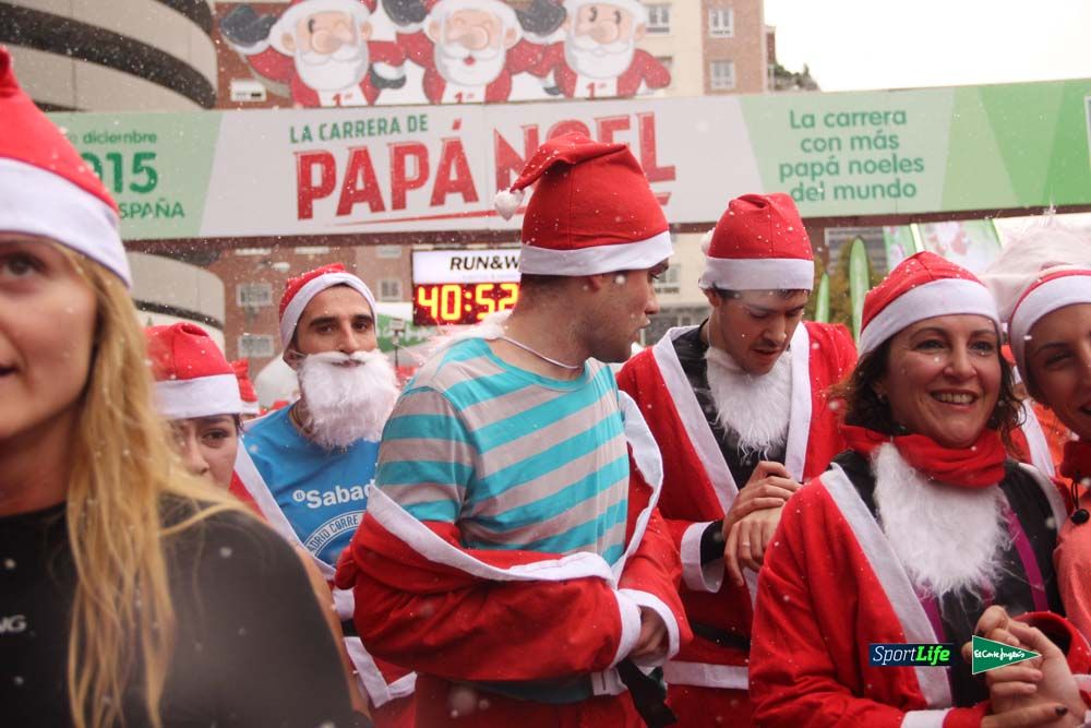Galería de la Carrera de Papá Noel, entrada en meta del minuto 37 al 44