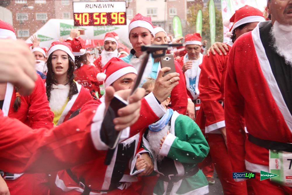 Galería de la Carrera de Papá Noel, entrada en meta del minuto 37 al 44