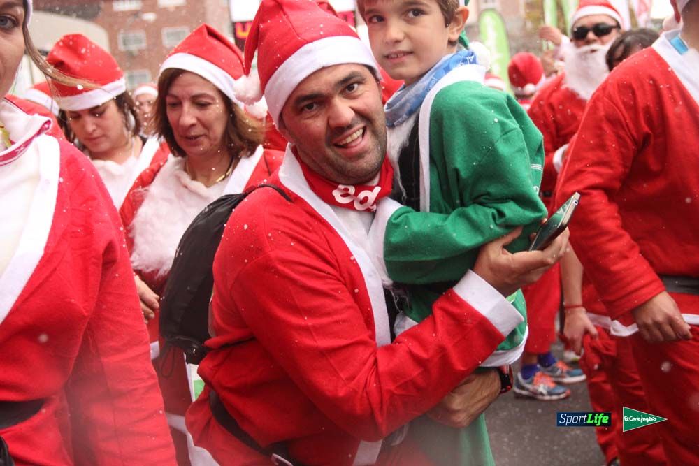 Galería de la Carrera de Papá Noel, entrada en meta del minuto 37 al 44