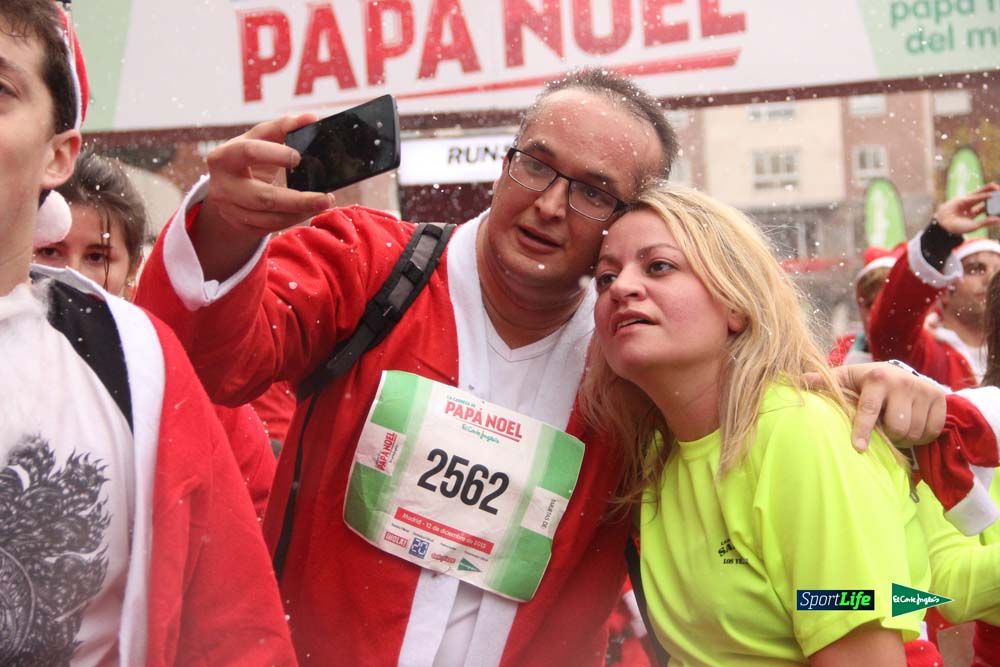 Galería de la Carrera de Papá Noel, entrada en meta del minuto 37 al 44