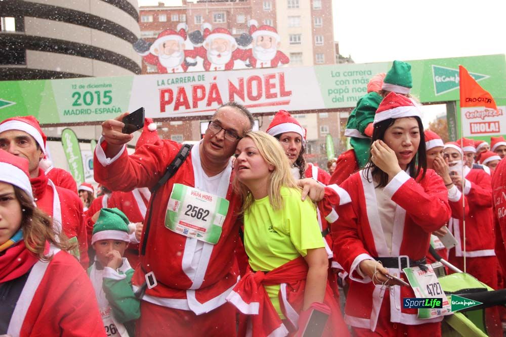 Galería de la Carrera de Papá Noel, entrada en meta del minuto 37 al 44