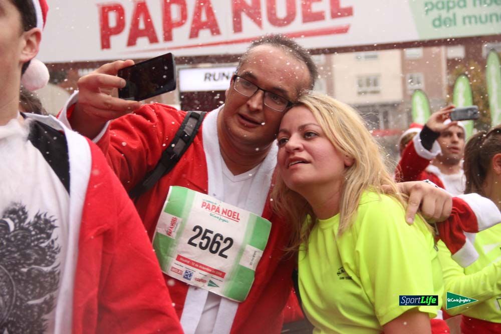 Galería de la Carrera de Papá Noel, entrada en meta del minuto 37 al 44