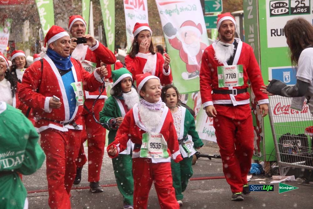 Galería de la Carrera de Papá Noel, entrada en meta a partir minuto 56