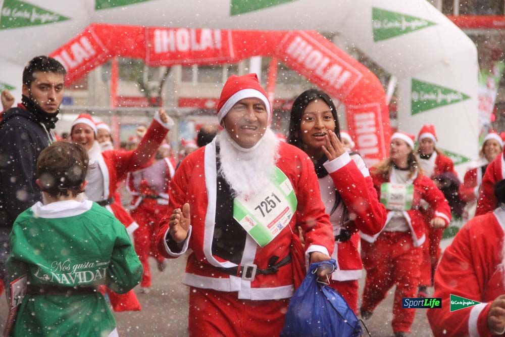 Galería de la Carrera de Papá Noel, entrada en meta a partir minuto 56