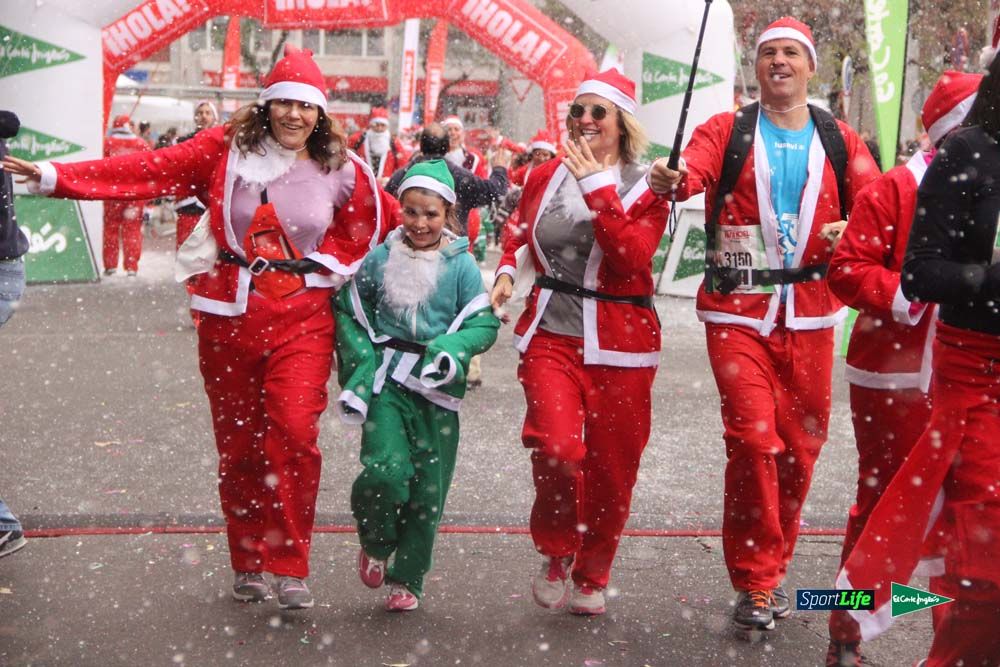 Galería de la Carrera de Papá Noel, entrada en meta a partir minuto 56