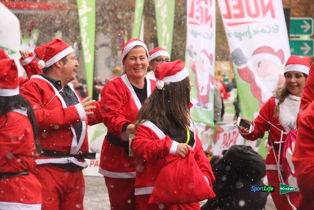 Galería de la Carrera de Papá Noel, entrada en meta a partir minuto 56