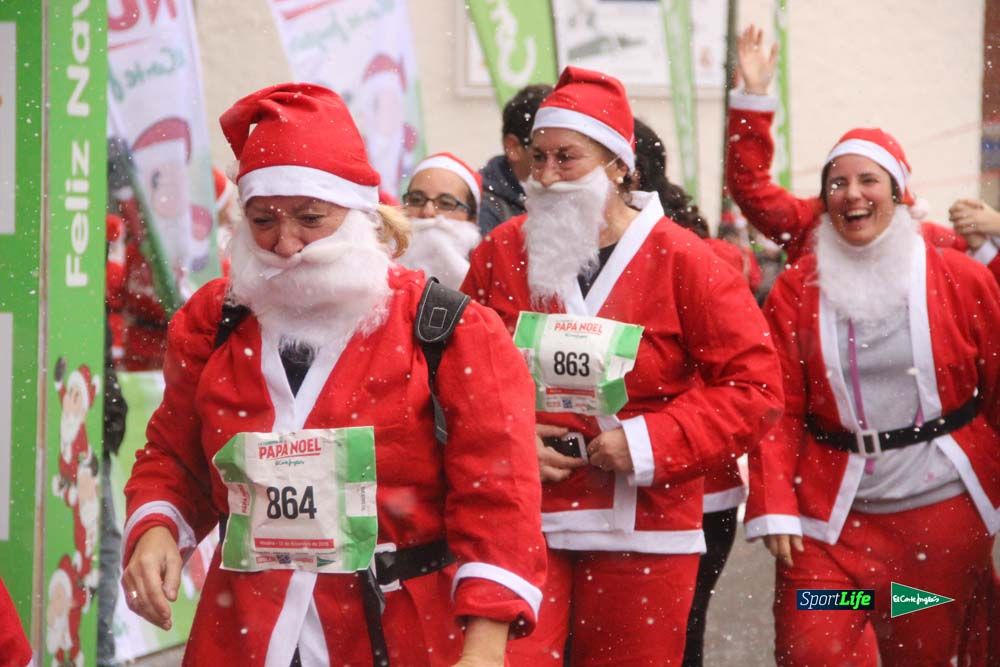 Galería de la Carrera de Papá Noel, entrada en meta a partir minuto 56