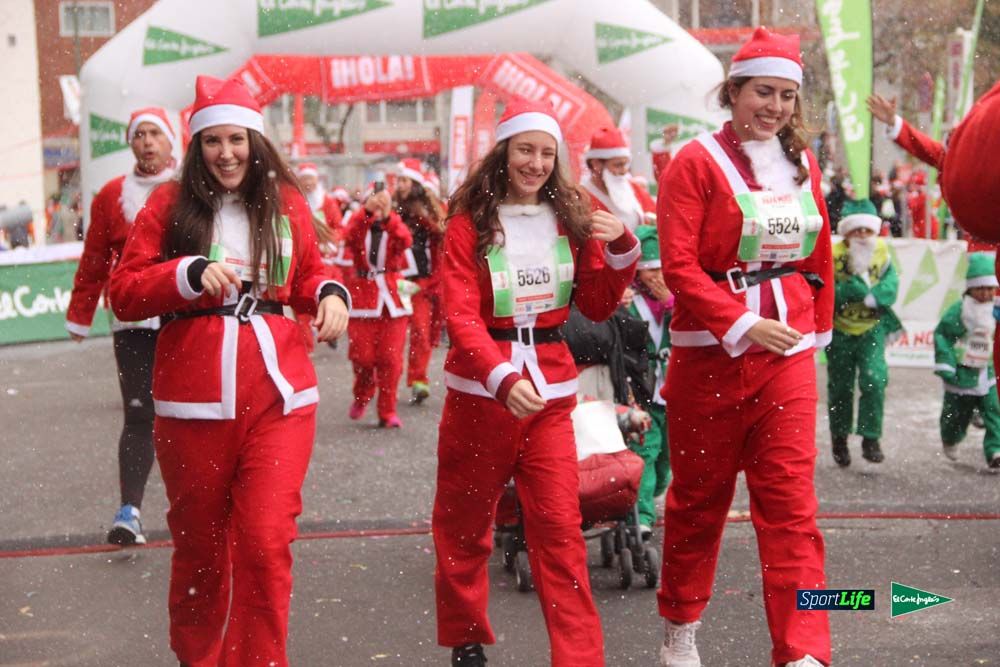 Galería de la Carrera de Papá Noel, entrada en meta a partir minuto 56