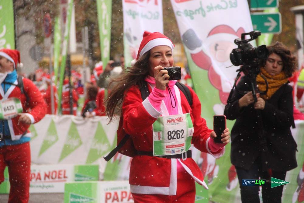 Galería de la Carrera de Papá Noel, entrada en meta a partir minuto 56