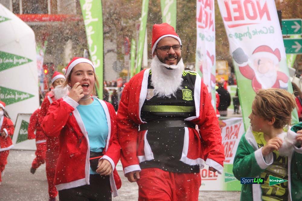Galería de la Carrera de Papá Noel, entrada en meta a partir minuto 56