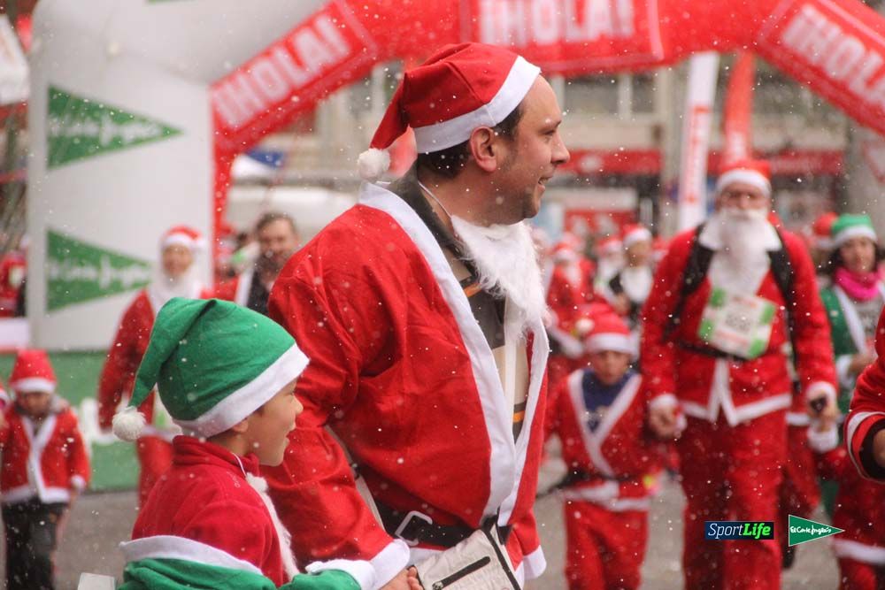 Galería de la Carrera de Papá Noel, entrada en meta a partir minuto 56