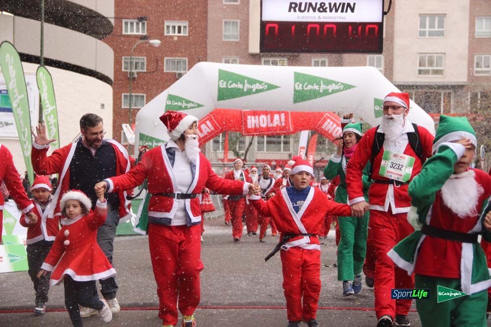 Galería de la Carrera de Papá Noel, entrada en meta a partir minuto 56