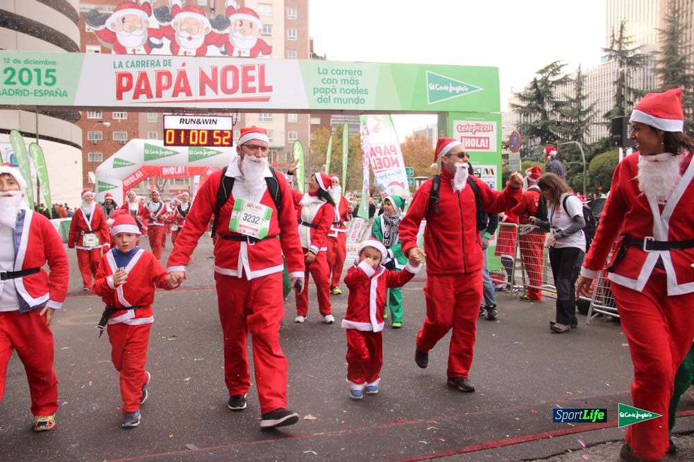 Galería de la Carrera de Papá Noel, entrada en meta a partir minuto 56
