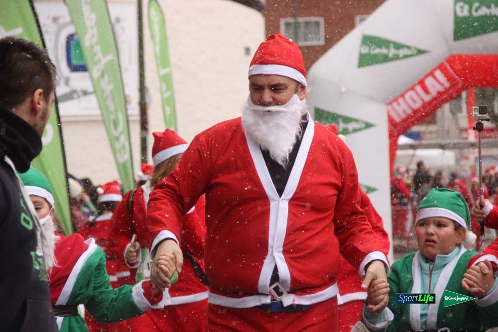 Galería de la Carrera de Papá Noel, entrada en meta a partir minuto 56