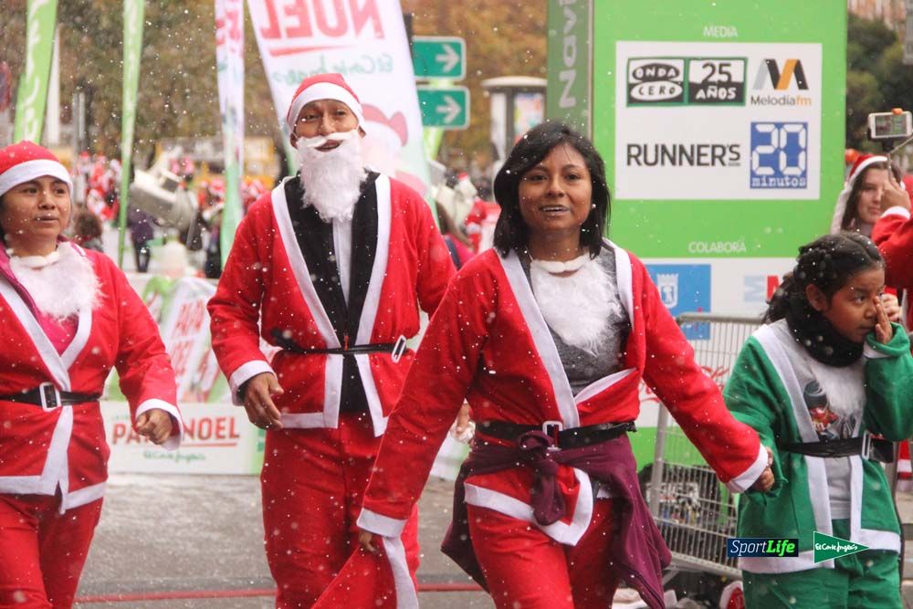 Galería de la Carrera de Papá Noel, entrada en meta a partir minuto 56
