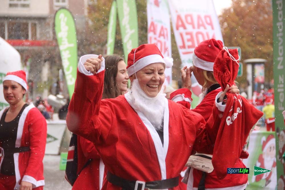 Galería de la Carrera de Papá Noel, entrada en meta a partir minuto 56