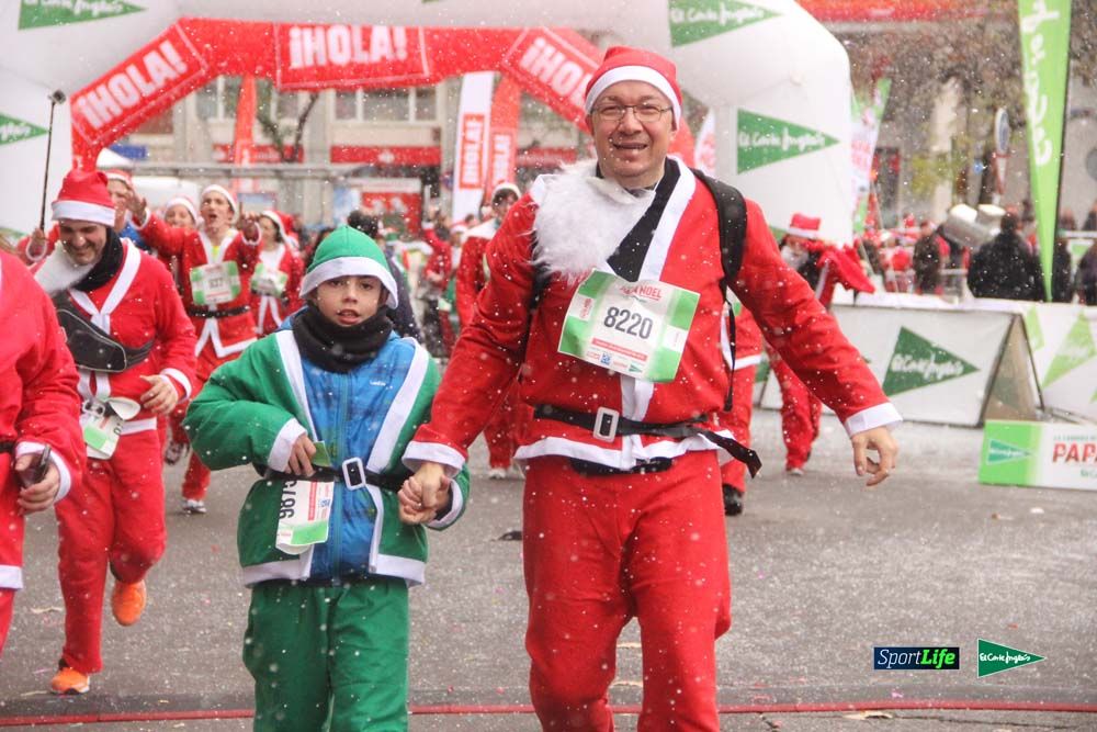 Galería de la Carrera de Papá Noel, entrada en meta a partir minuto 56