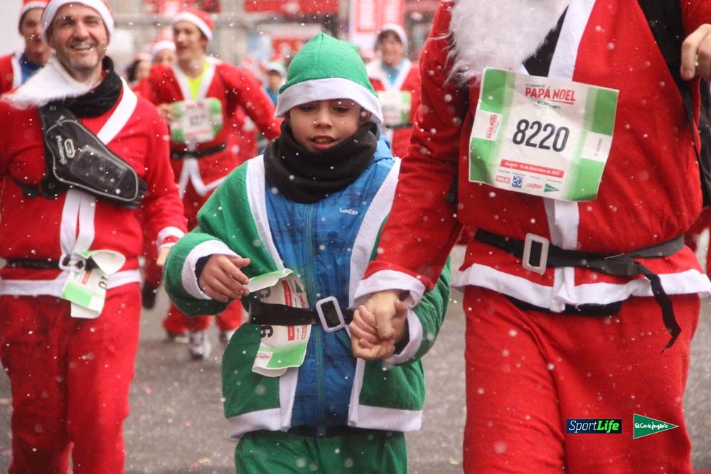 Galería de la Carrera de Papá Noel, entrada en meta a partir minuto 56