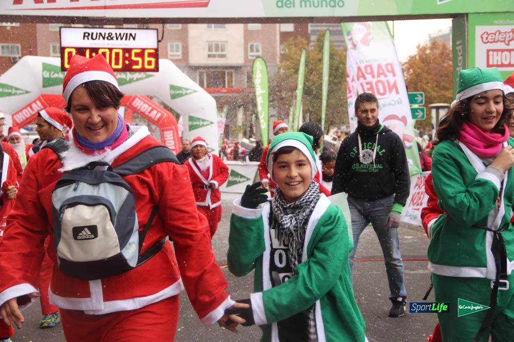 Galería de la Carrera de Papá Noel, entrada en meta a partir minuto 56